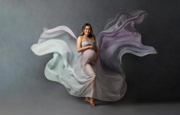Which Style Suits You - Outdoor or Indoor Maternity Photography?
